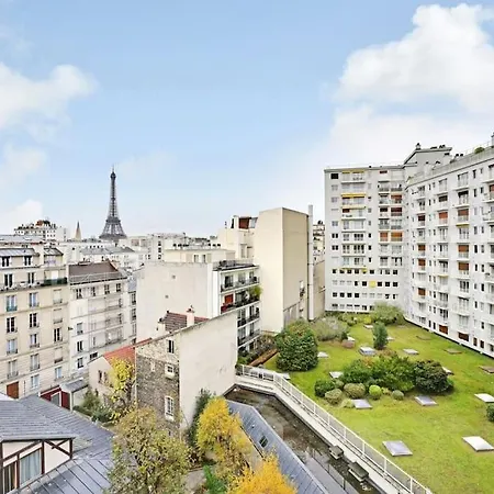 Eiffel Tower View - Charming Artist - Gethosted Apartment Paris
