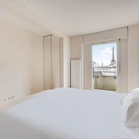 Eiffel Tower View - Charming Artist - Gethosted * Paris