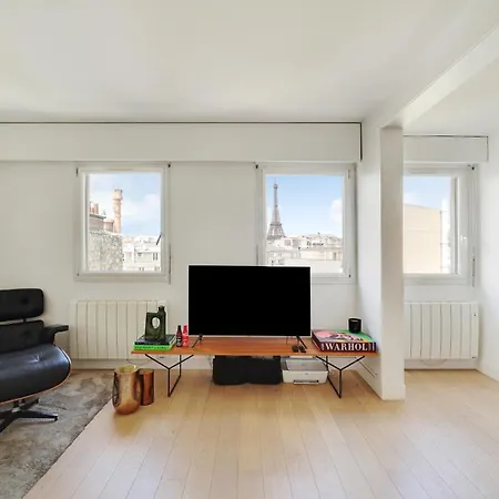 Eiffel Tower View - Charming Artist - Gethosted Apartment